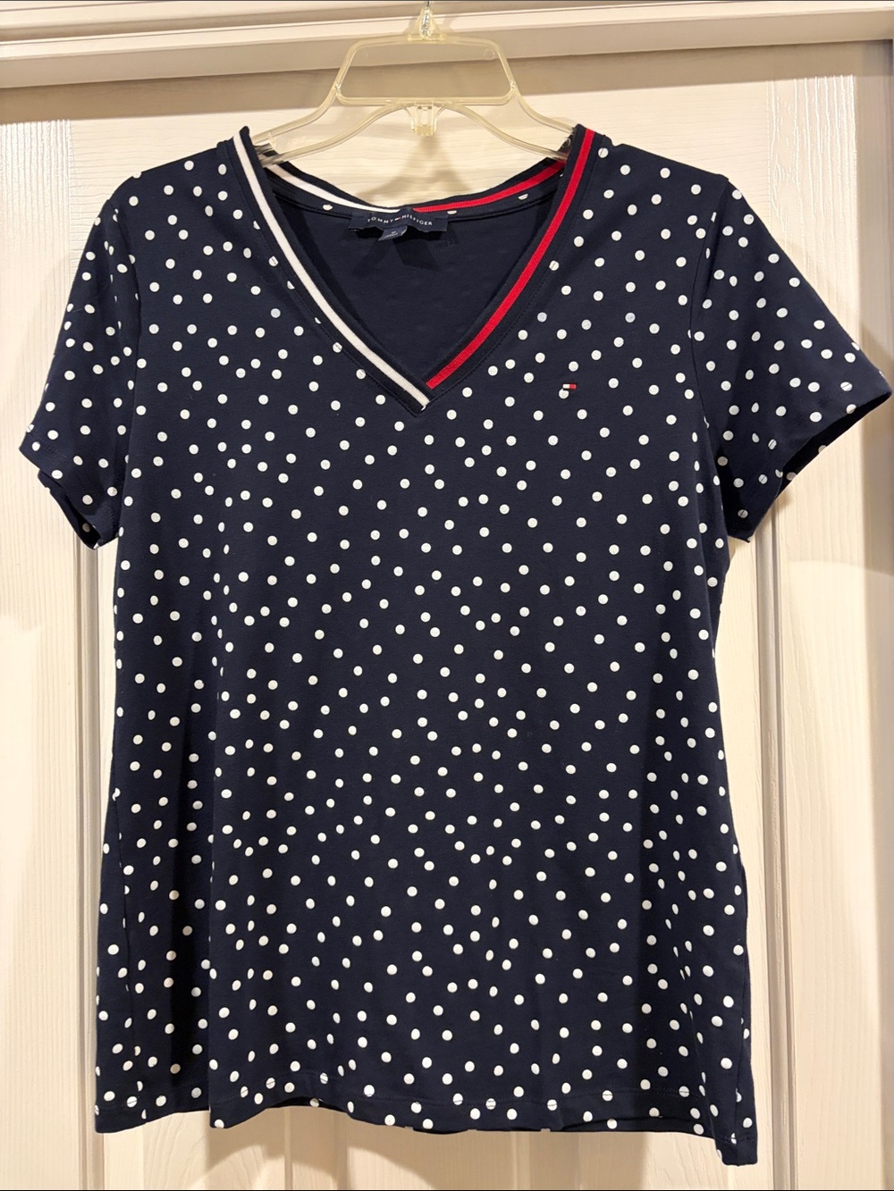 Tommy Hilfiger Navy White Polka Dot V‑Neck Tee with Red Trim size M like new